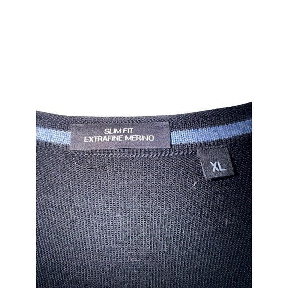 Hugo Boss Slim Fit Extra Fine Merino Wool Black V-Neck Sweater - XL - Picture 3 of 10